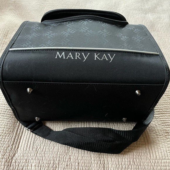 Mary Kay Travel bags - Picture 2 of 12